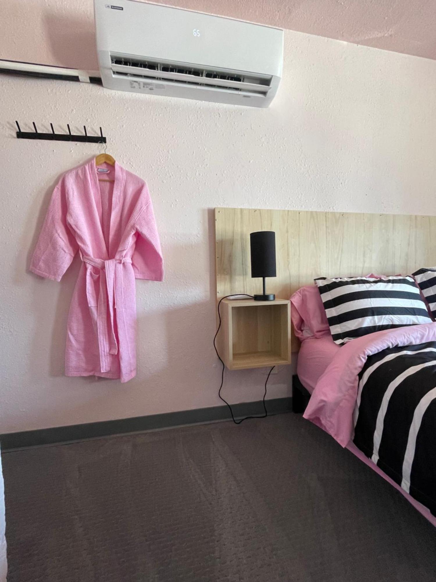 Rainbow Motel Грили Экстерьер фото