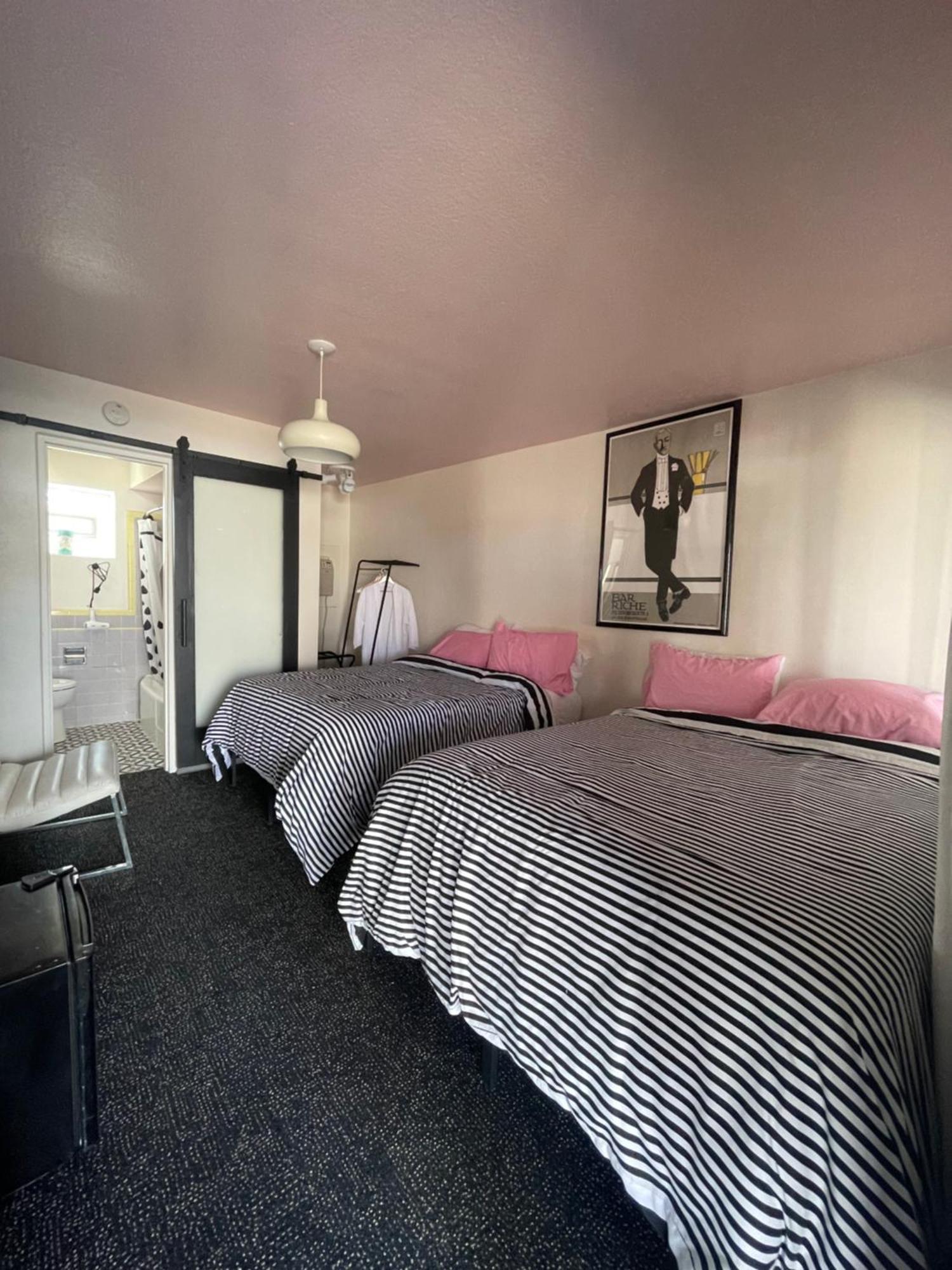 Rainbow Motel Грили Экстерьер фото