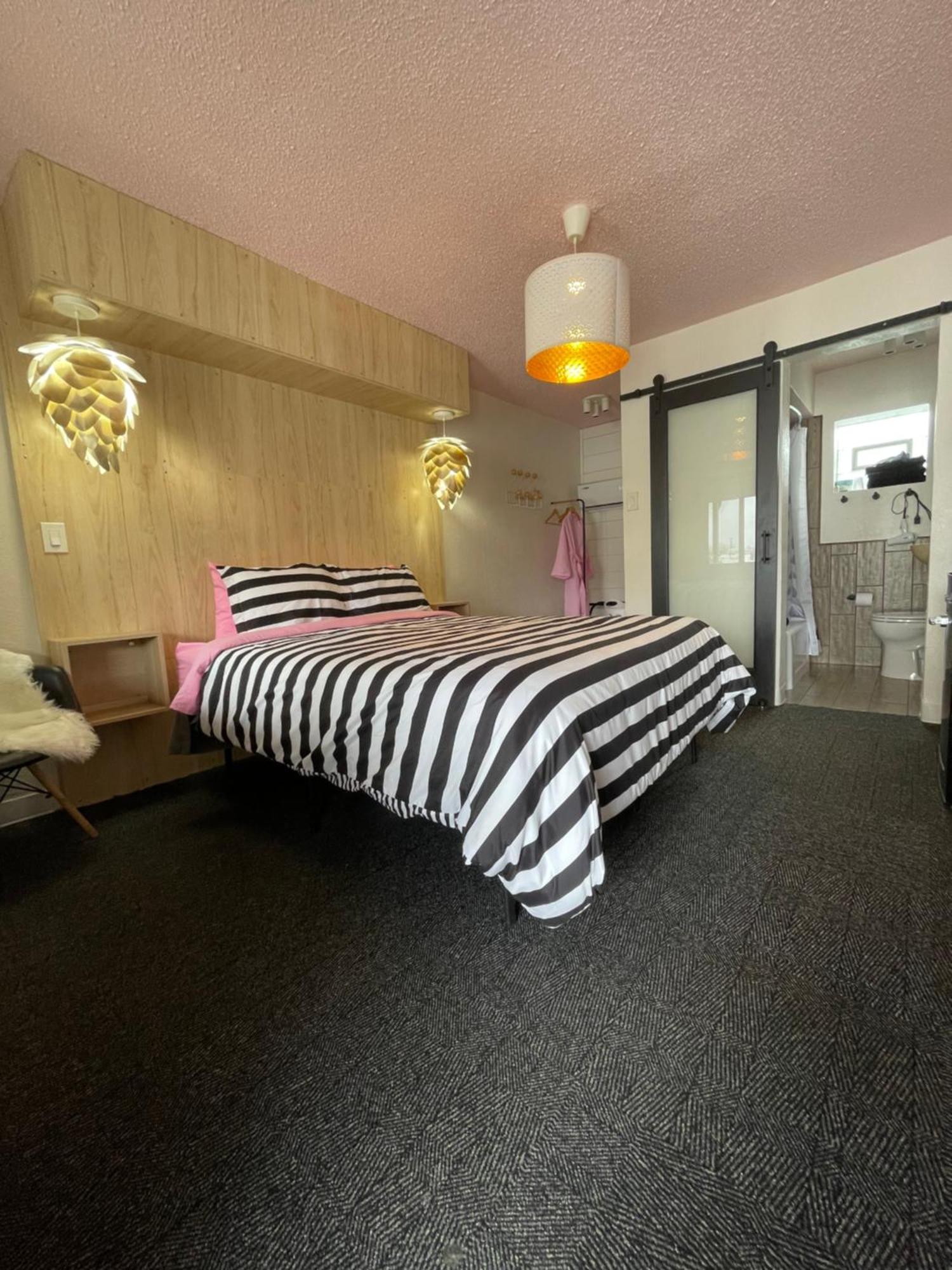 Rainbow Motel Грили Экстерьер фото