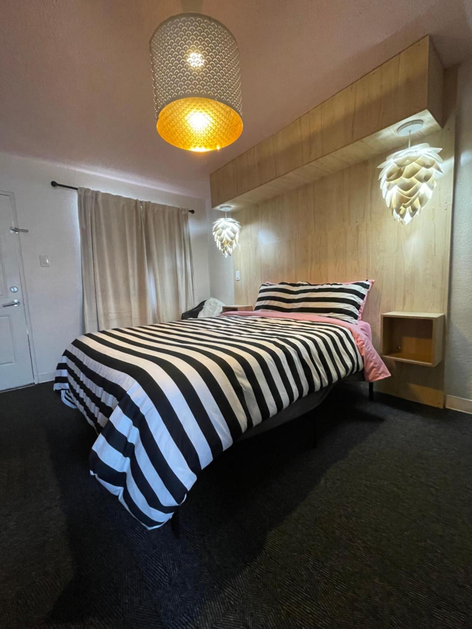 Rainbow Motel Грили Экстерьер фото